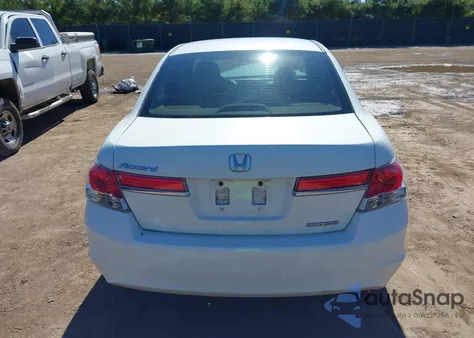 2011 Honda Accord 2.4 Se from USA, damaged, VIN 1HGCP2F6XBA088635
